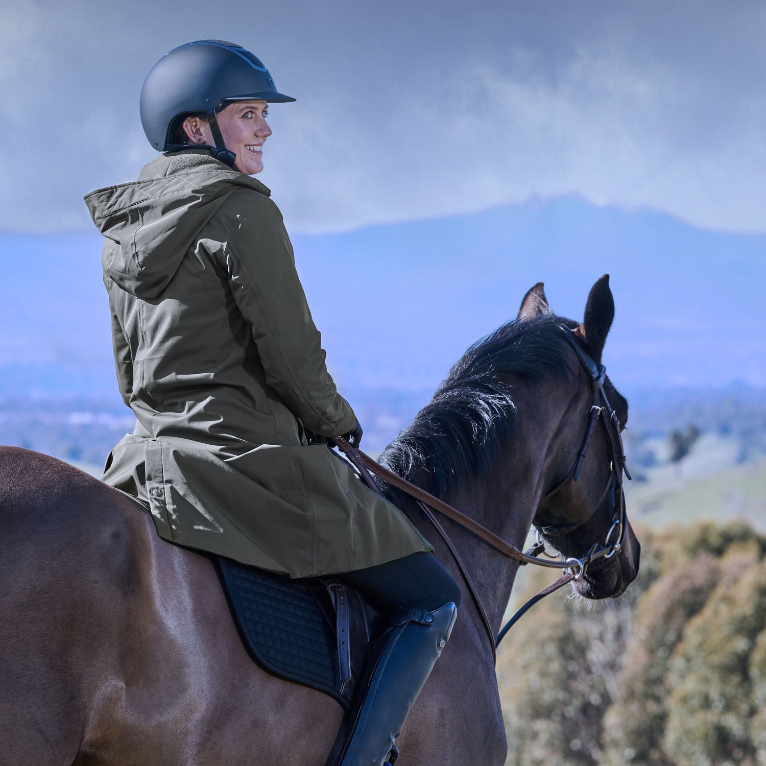 Weatherbeeta Ladies All Purpose Waterproof Longline Equestrian Jacket #colour_midnight-green