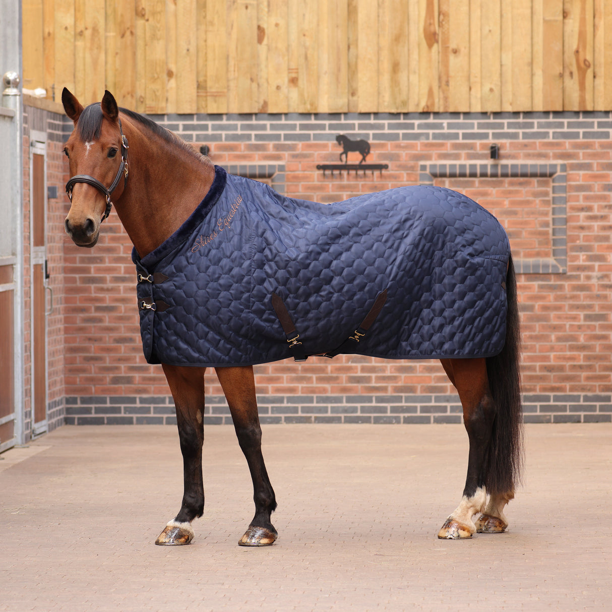 Shires Deluxe Quilted Rug #colour_navy