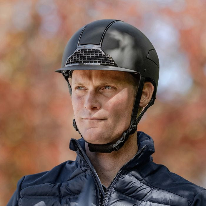 SWING H24 Chrome Riding Hat #colour_matt-black