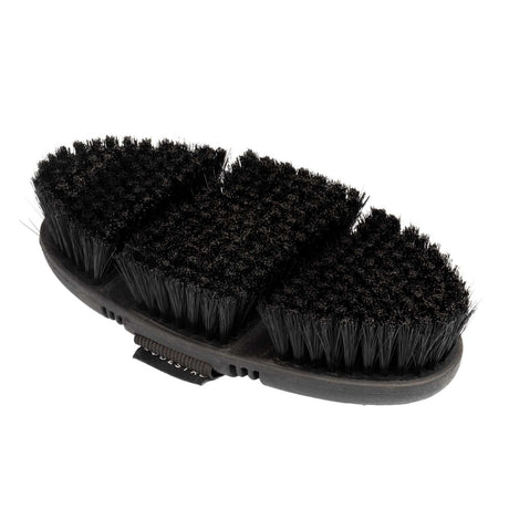Flexible brush with short synthetic bristles