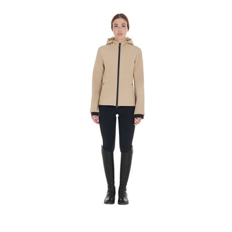 Women's slim fit softshell jacket with concealed pockets