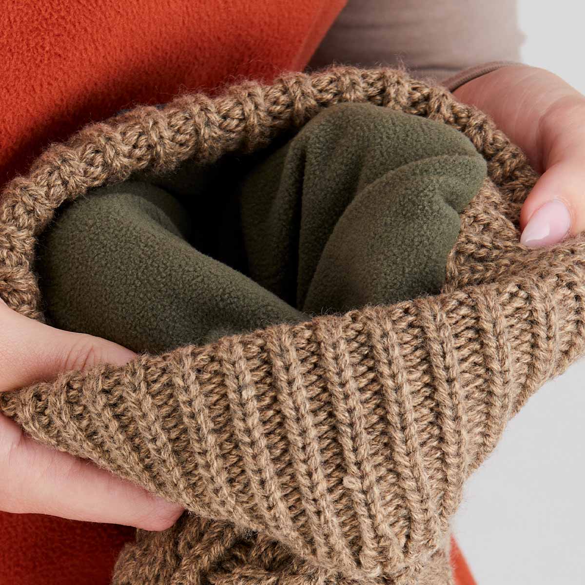 Ridgeline Nordic Fleck Bobble Hat #colour_teak