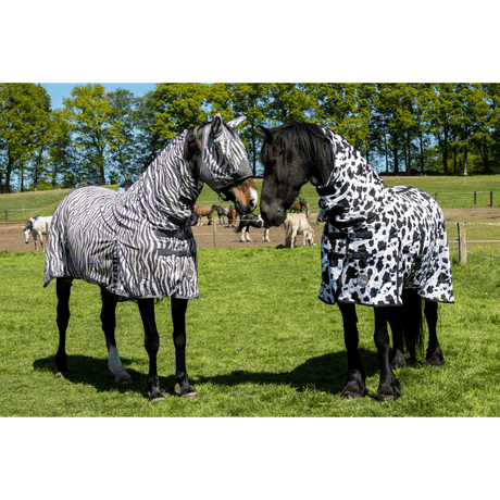 HKM Cow Fly Rug With Neck #colour_black-white